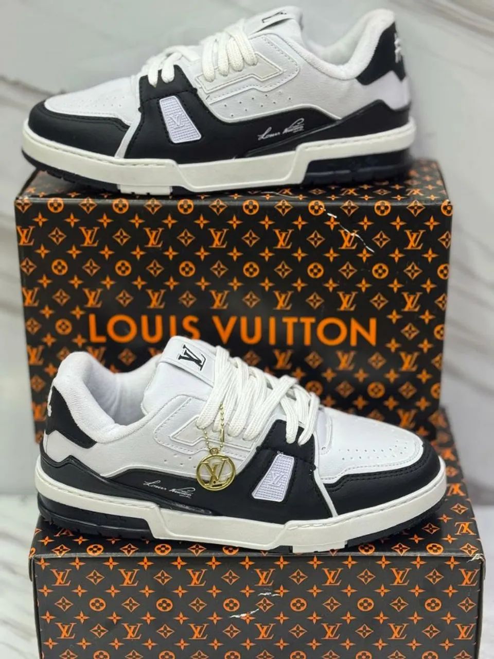 Louis Vuitton 