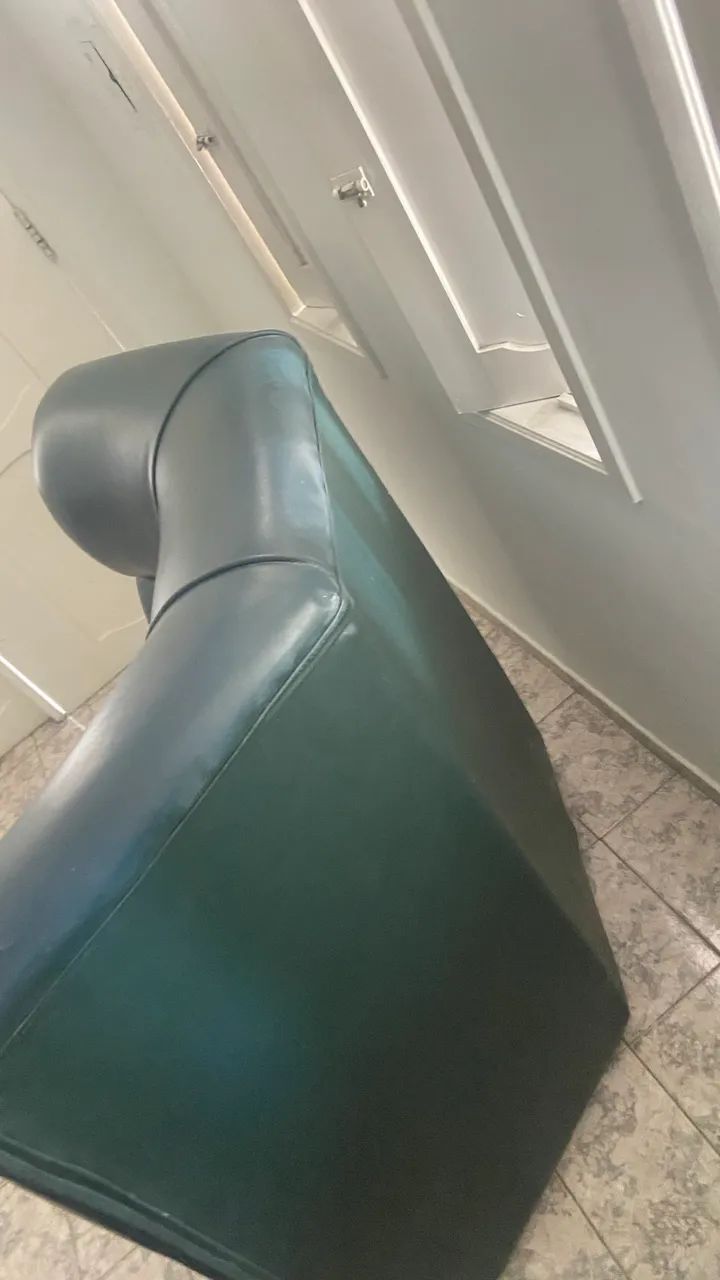 Sofá preto excelente estado - Foto 2