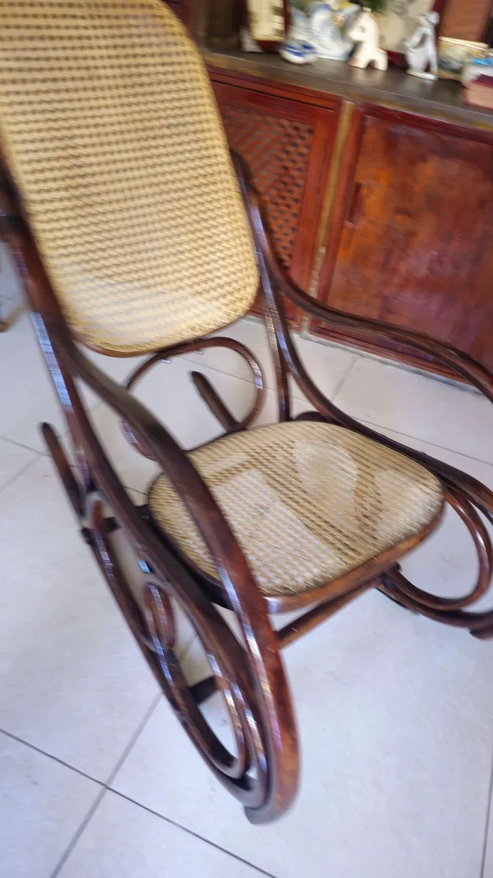 Cadeira de balanço antigo austríaca estilo (thonet)t - Foto 2