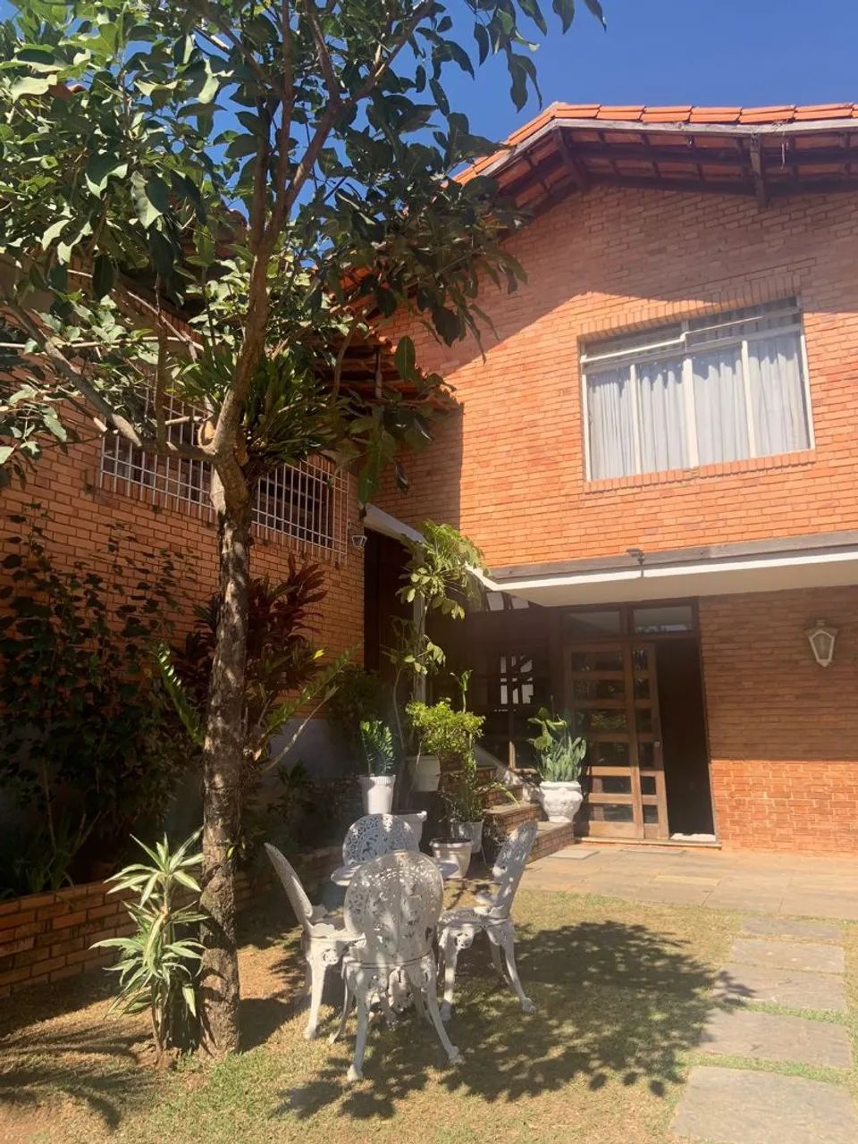 Aluga-se quarto para meninas tranquilas  - Foto 2