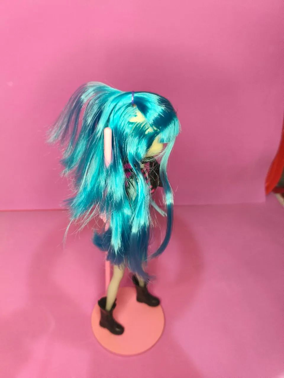 Boneca pixy punks estrela usada com braço de outra boneca  - Foto 5