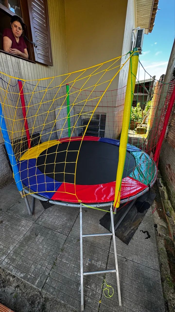 Cama elástica pula-pula grande 2.44m Muito zerada