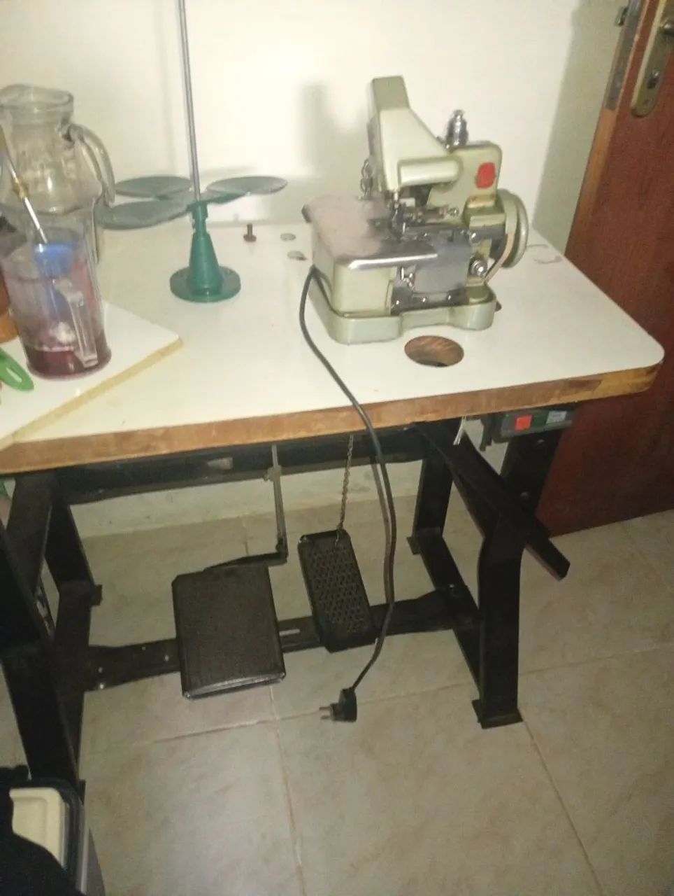 Máquina overlock chinesinha 