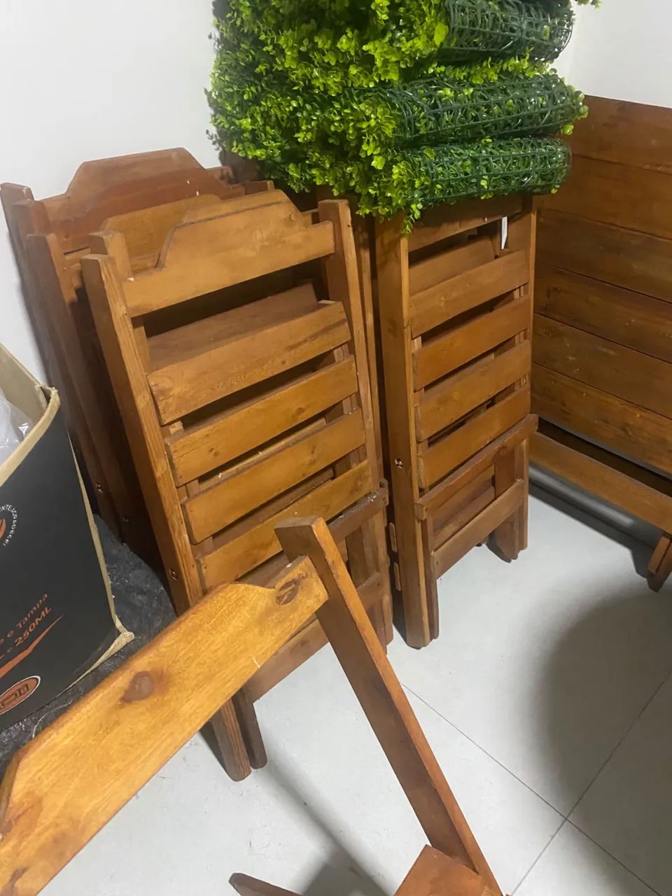 Jogo de mesa com 4 cadeiras! - Foto 3