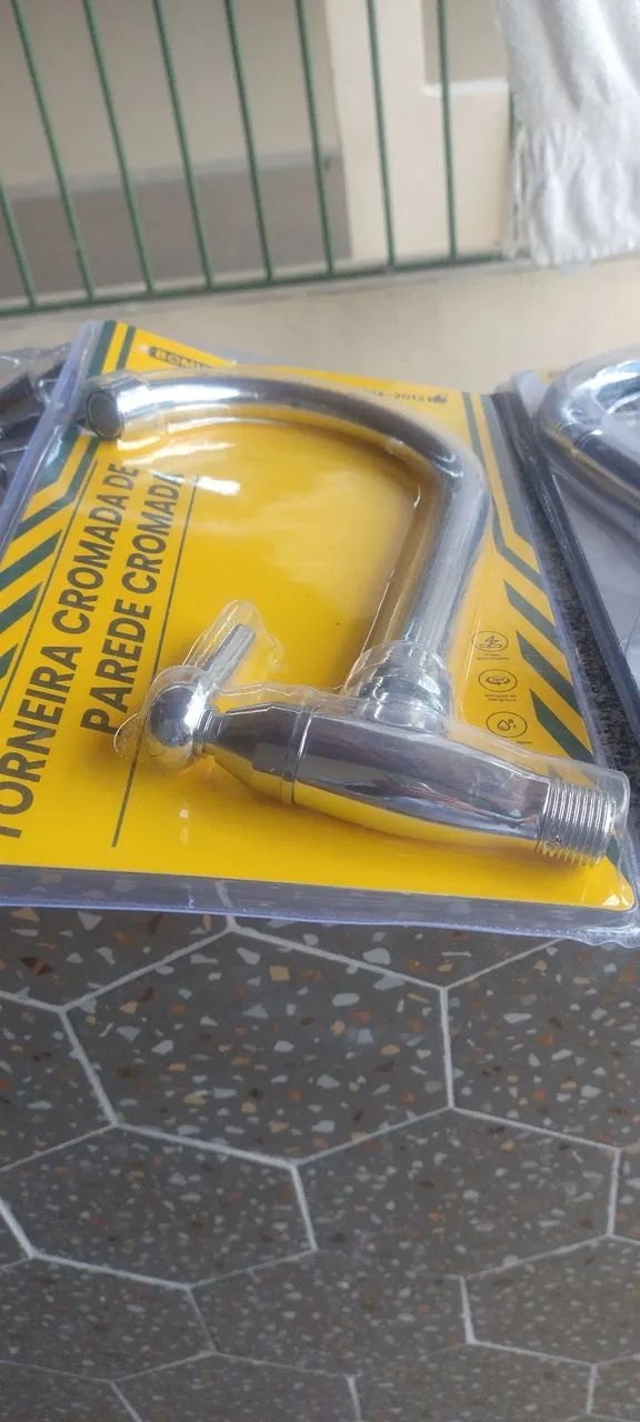 Vendo torneiras de pia resistente - Foto 3