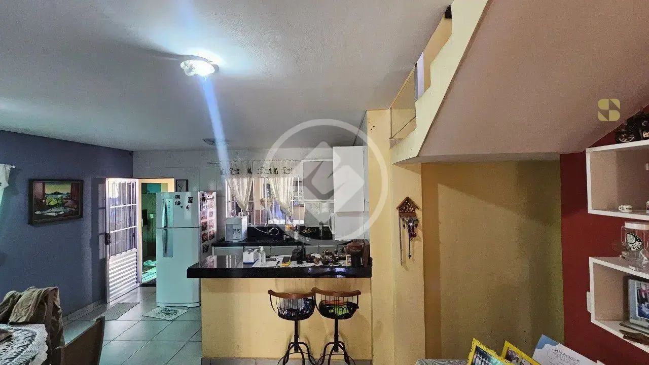 Sobrado no Jardim Comodoro com 4 Quartos, sendo 1 Suíte, e 3 Vagas  Cuiabá MT codigo: 2706 - Foto 5