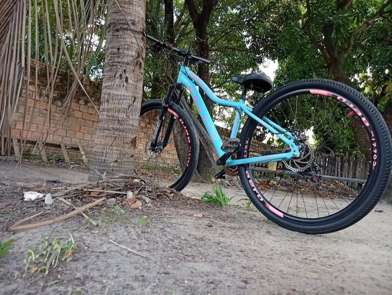 Vende se essa bicicleta aro 29 azul neném 