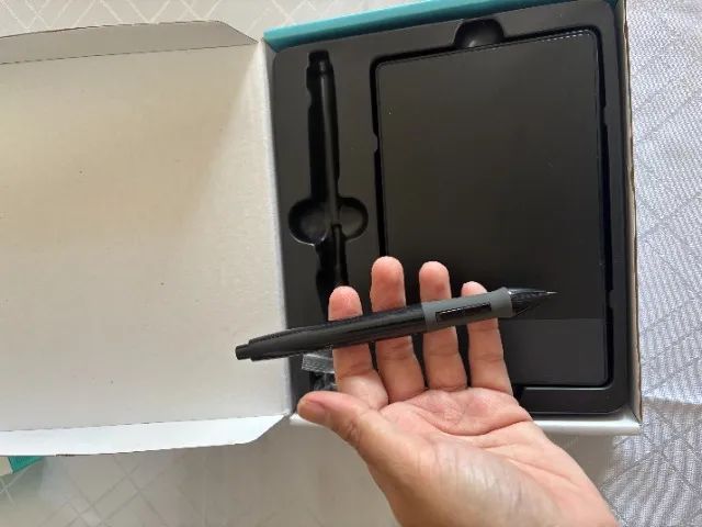 Mesa digitalizadora Huion H420 Usb Multi-touch Com Caneta Preta - Foto 3