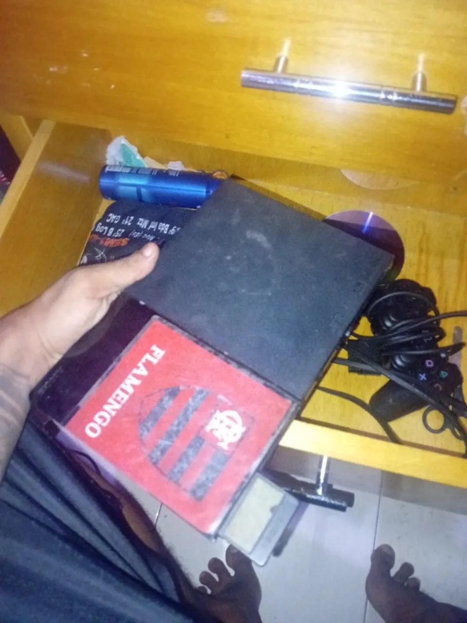 Vendo PlayStation 2, com 2 controles e 2 jogos - Foto 2