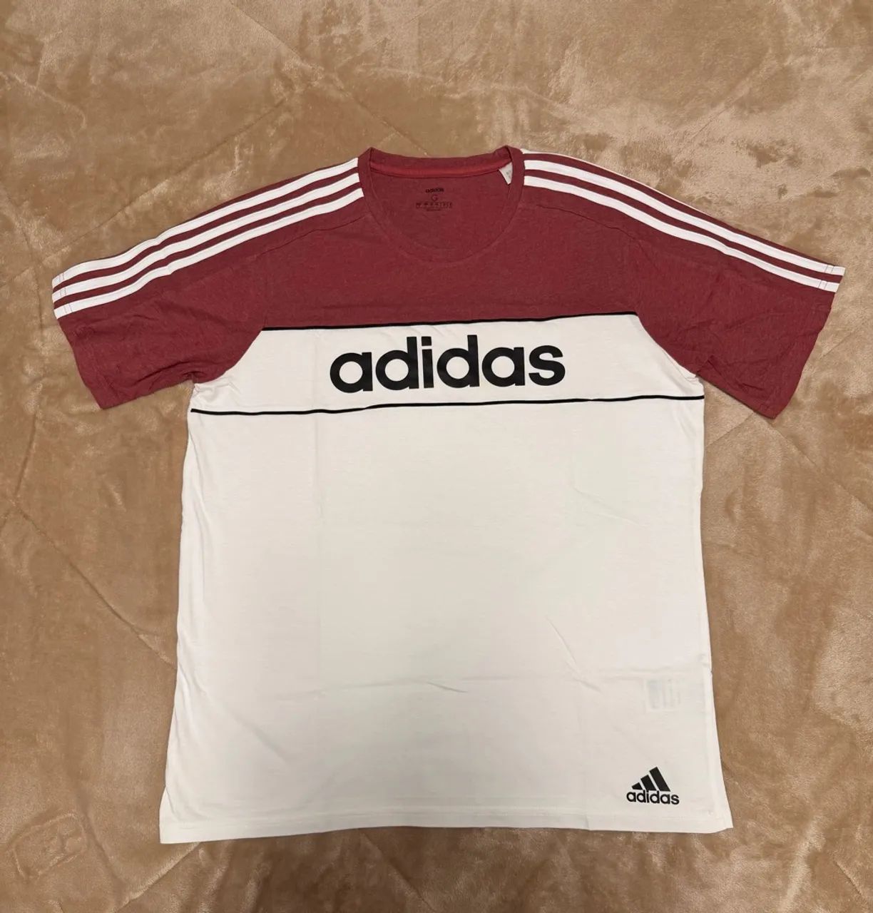 Camiseta adidas Essentials Tape