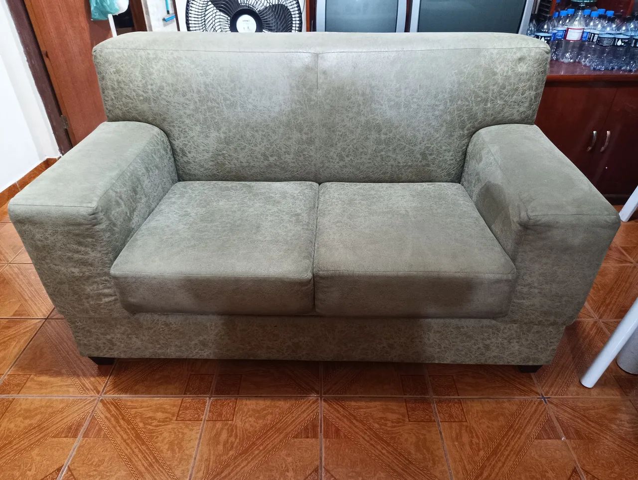SOFÁ DE DOIS LUGARES