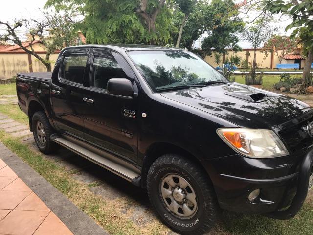 Toyota Hilux CD SR 4x2 4 portas preta em perfeito estado - Foto 2