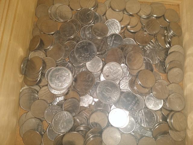 Vendo moedas antigas cruzeiros e cruzados