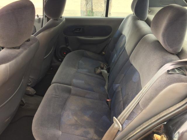 Clio Sedan 2002 - revisado - Foto 8