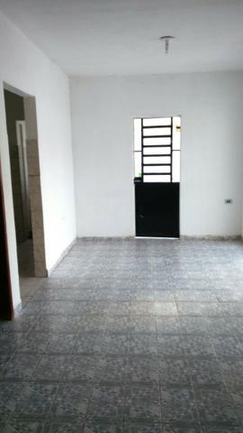Casa em pau amarelo 2 quartos a 15 munitos do terminal de onibus - Foto 6