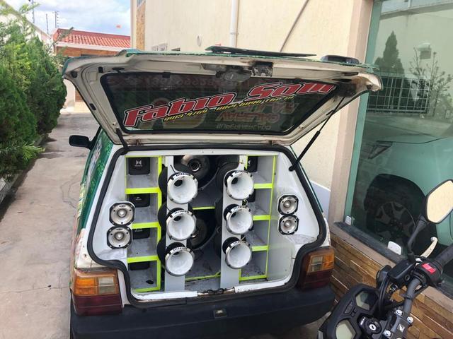 Vendo Fiat uno com som - Foto 3