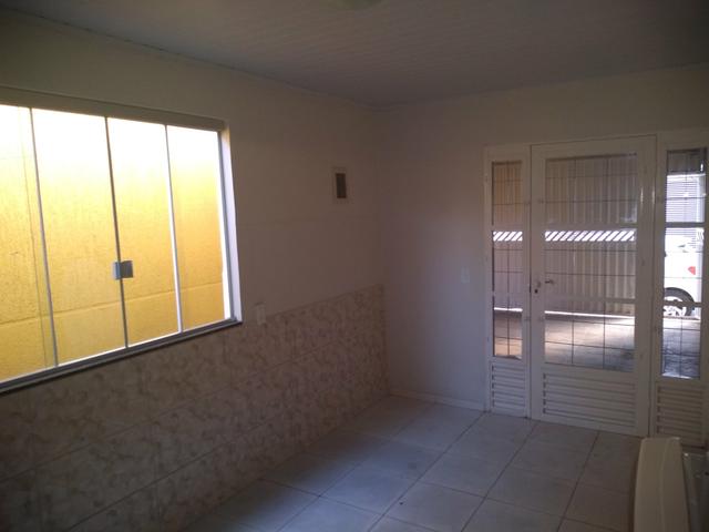 QN 12 Linda Casa Com 03 Quartos, Garagem Coberta!!!