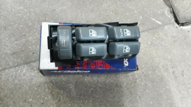 19244658 Interruptor do levantador dos vidros L.E. S10/Blazer 1996/2011