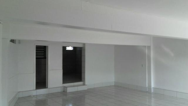 Aluga-se sala comercial + residência - Foto 2