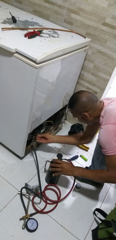 Consertamos geladeiras, máquina de lavar, freezer, ar-condicionado, bebedouros etc. - Foto 2
