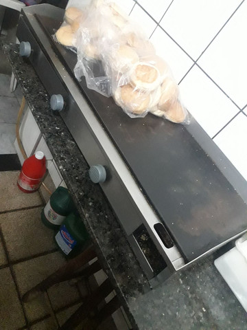 Equipamentos e máquinas para lanchonete e pizzaria.