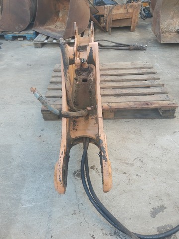 Lança ou ?Boom? que monta na cara de cavalo Retroescavadeira Case 580L/M p/n 129883A1  - Foto 2