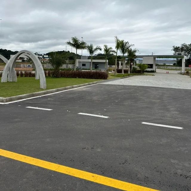 Lote Comercial Industrial 900 m2 Condominio Fechado Fácil acesso em Biguaçu SC - Business - Foto 2