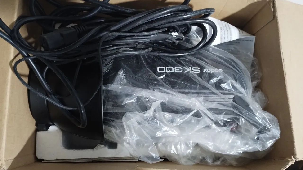 Flash Tocha Godox Sk300 110v - Foto 4