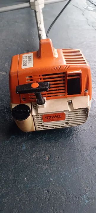 Roçadeira Stihl FS 220 - Foto 4