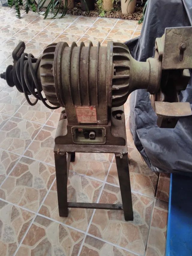 Esmeril de coluna e de bancada