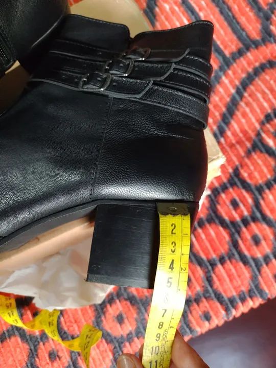 Bota Feminina de Couro Preta - Foto 4