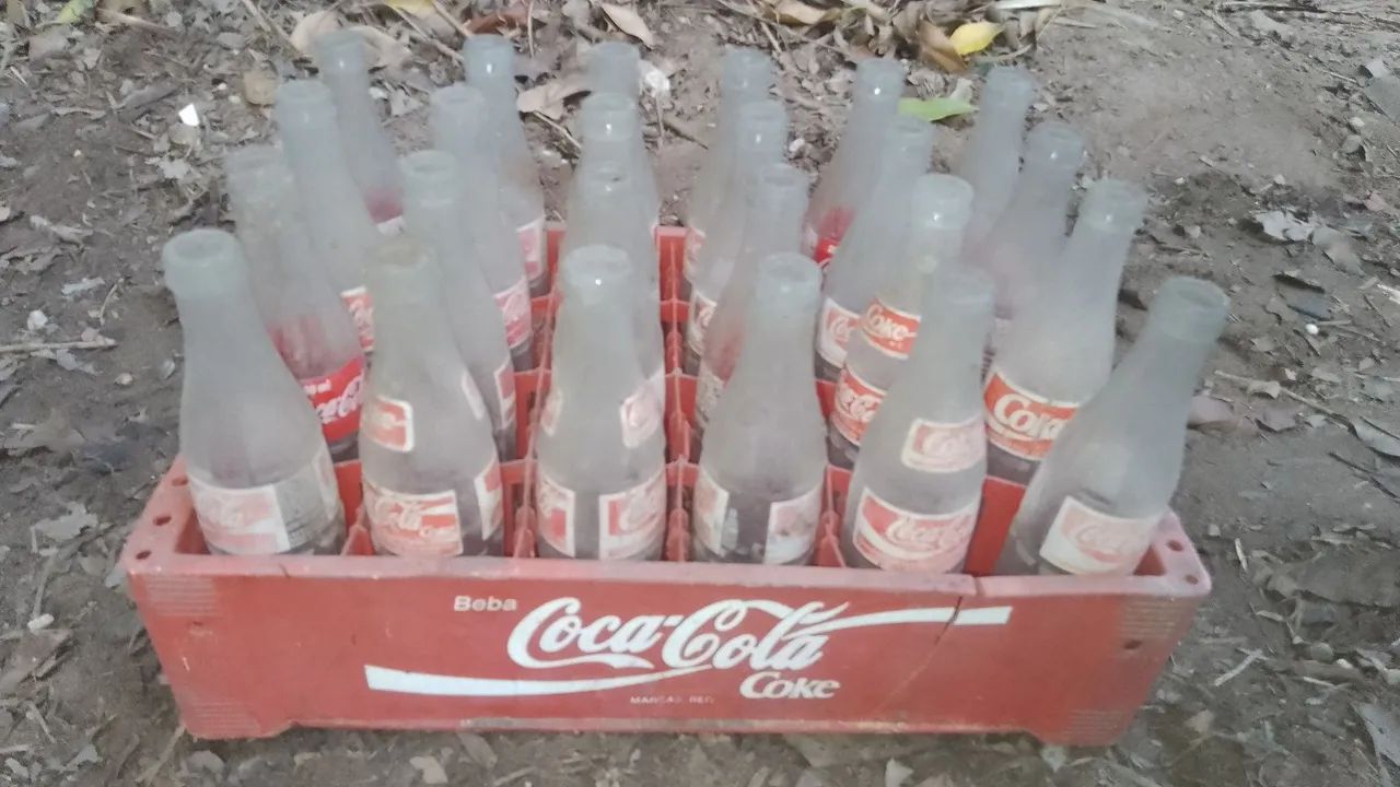 Vasilhames e caixas coca cola