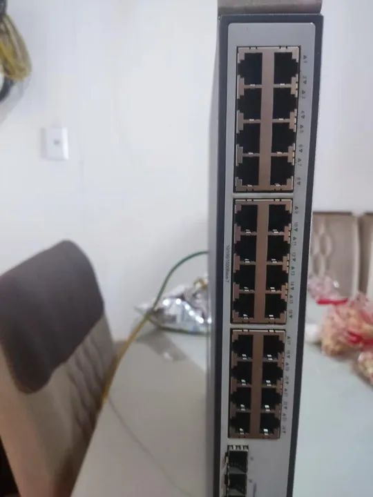 Switch HP 10/100/10064286210548994120