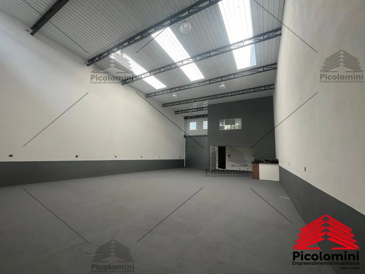 Galpão para locação, todo reformado, 10 x 20m, copa cozinha, mezanino com escritório, 2 ba