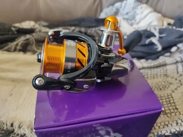 Molinete Daiwa Revros A 2000 8 Rol. - Foto 2
