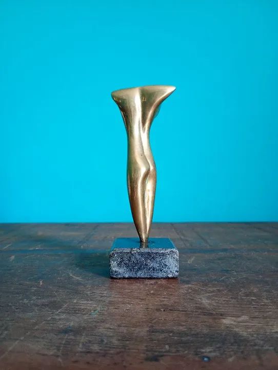 Escultura em bronze polido representando "Torso Feminino" - Foto 3