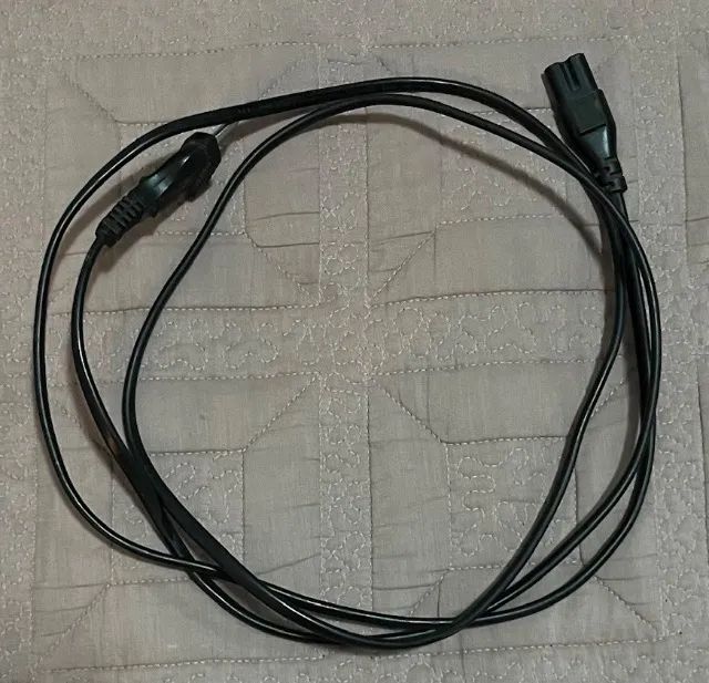 Ps4 Slim com 2 controles e carregador  - Foto 5