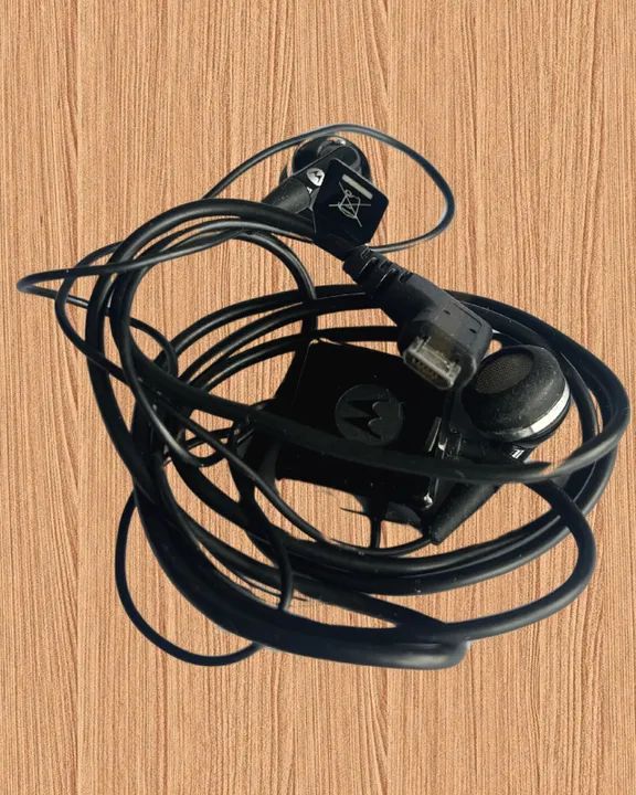 Fone de ouvido Motorola com entrada micro usb