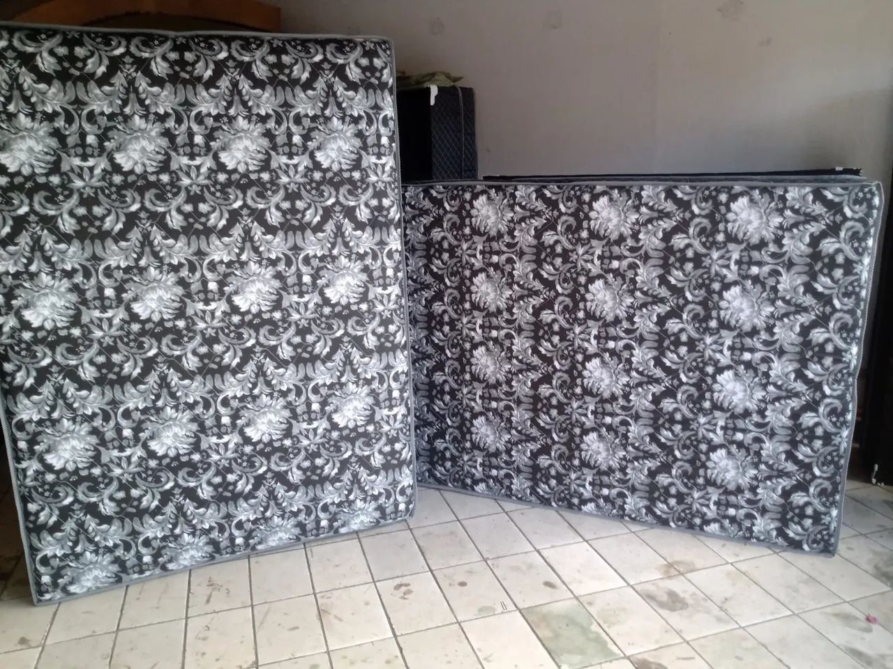Cama Box Casal com  Estofado Floral - Foto 3