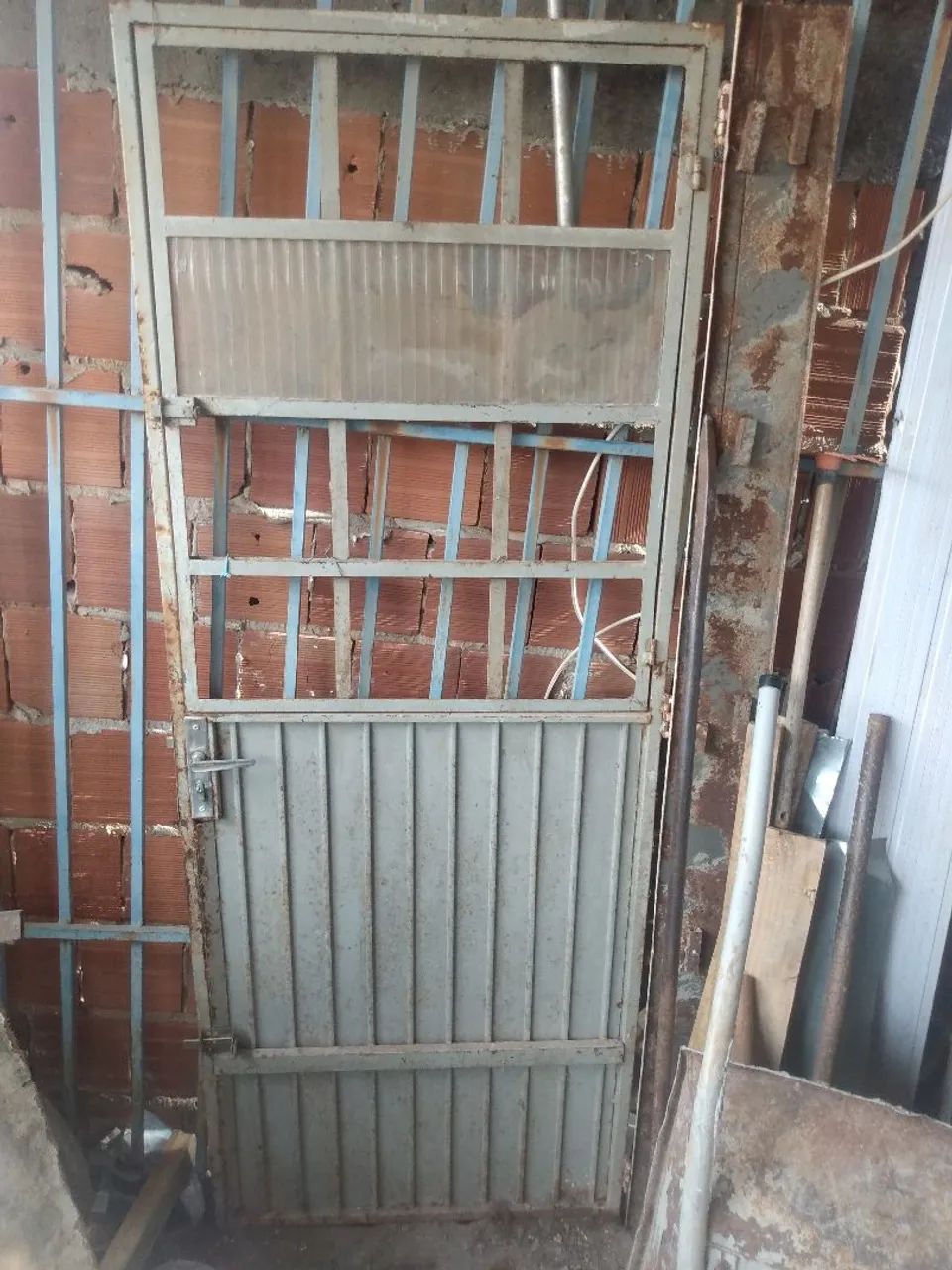 porta e tanpa de aço e um roda de rodo trem  - Foto 5