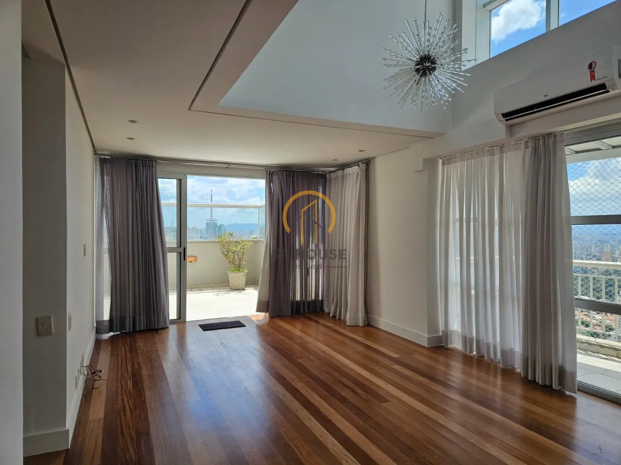 Cobertura para locação na Vila Mariana, 4 quartos,4 suítes, 4 vagas, 320 m2
