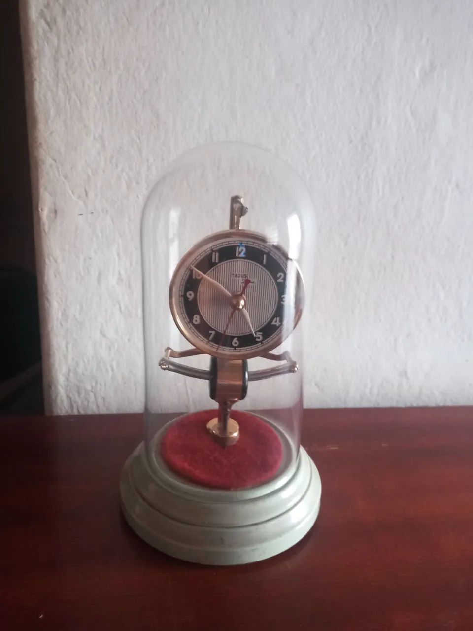 Relógio Tagus de Mesa Antigo com Cúpula de Vidro