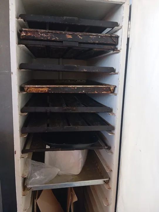 Balcão , armário , forno , batedeira , balança etc . Dentre outros  - Foto 4