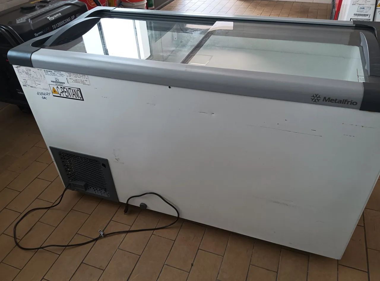 Freezer Expositor Metalfrio 400LNF40SS - Gastronomia e Hotelaria