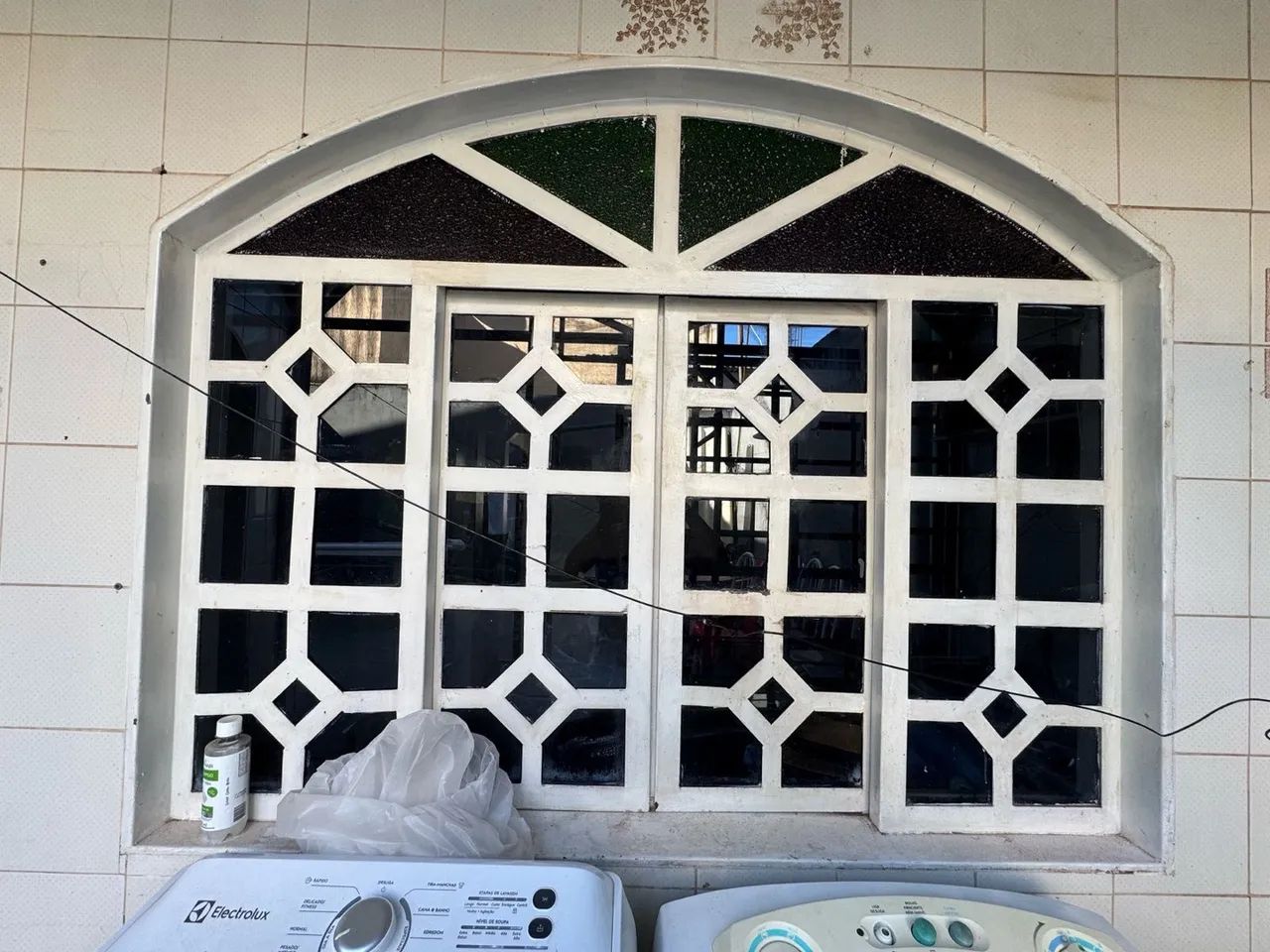 Vendo portas e janelas em aço e vidros em padrão colonial  - Foto 4