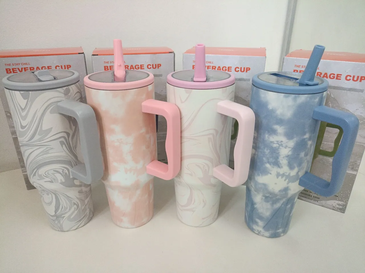 Caneca Térmica 1200ML c/ Canudo para Academia - Design Marmorizado - Novo