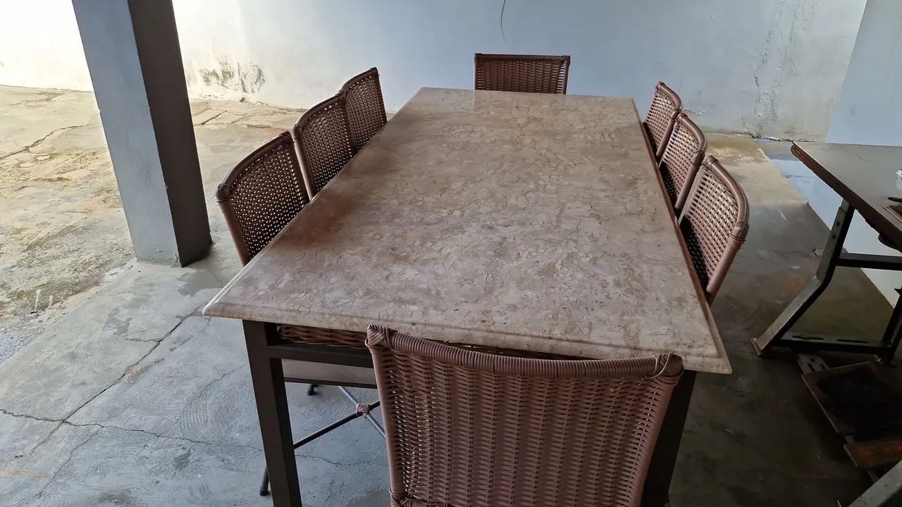Mesa de Jantar com 8 Cadeiras mármore travertino
