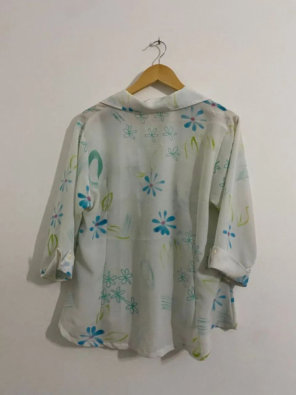 Camisa branca florida plus size . - Foto 2
