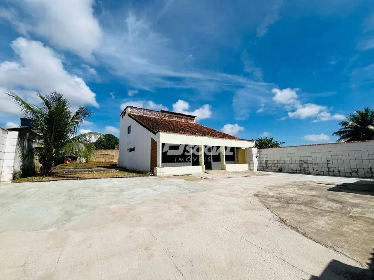 Casa comercial para locação com ótima estrutura, amplo espaço e localização privilegiada,