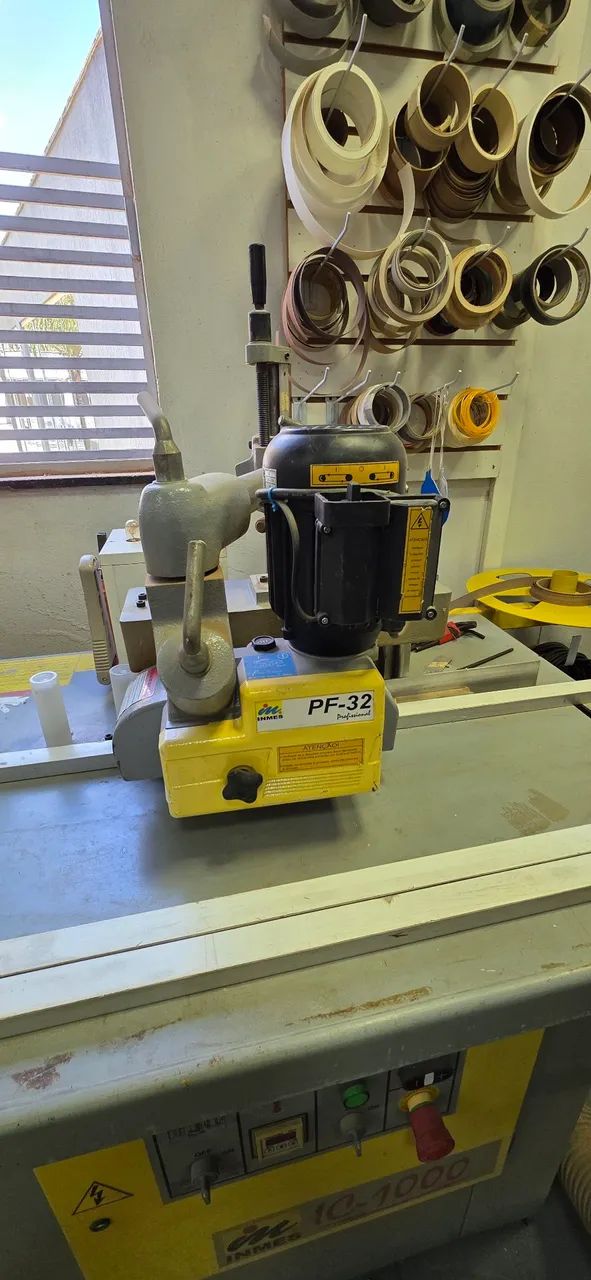 Coladeira de borda ic 1000 com alimentador de avanço 